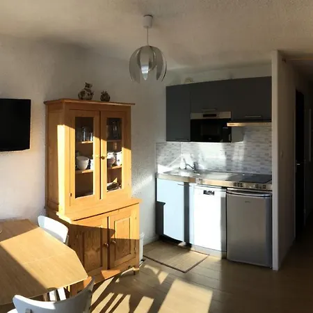 Studio Centre Station. Balcon Sud Avec Jolie Vue Apartment